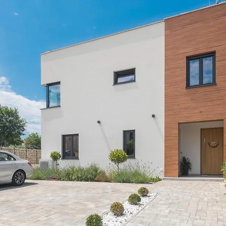 Lovely In With Outdoor Swimming Pool Radmani